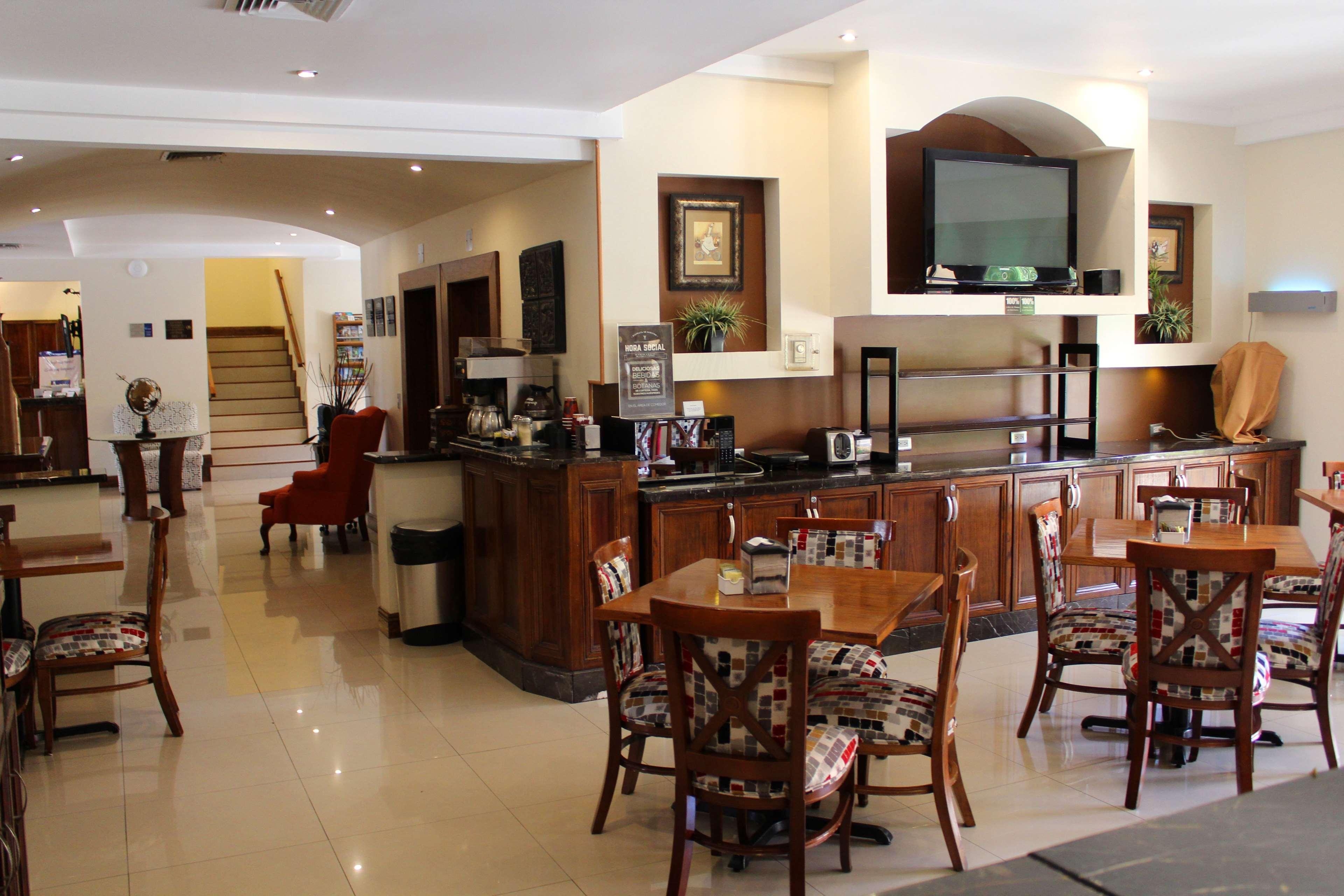 Best Western Plus Chihuahua Aeropuerto Esterno foto